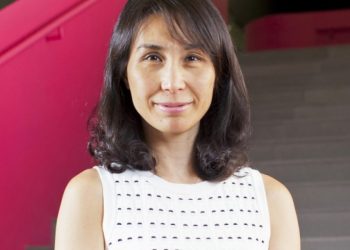 何超鳳成為澳娛綜合常務董事