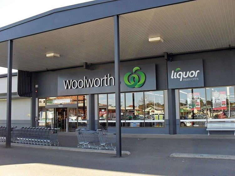 澳洲超級市場巨頭Woolworths分家以創造一個價值100億澳元的角子機及酒類飲品新巨頭