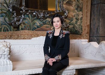 何超瓊成為首位替港府發聲的澳門賭場老闆