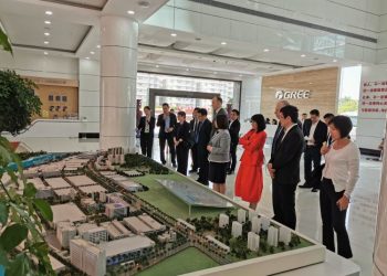 何猷龍率領新濠高管前往珠海考察