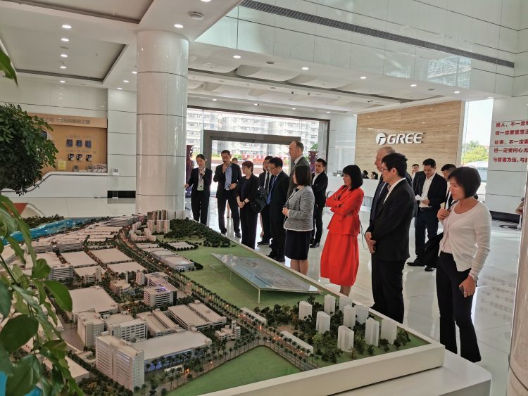 何猷龍率領新濠高管前往珠海考察