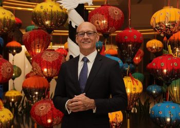 Walt Power被委任為濠莊新行政總裁，並勾勒出如何在沒有本地客源下取得成功的計劃