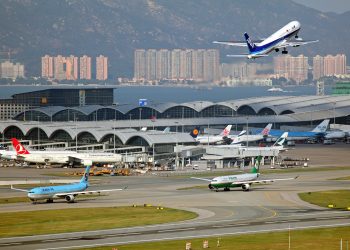 香港特首料香港與新加坡之旅遊泡泡可於11月推行