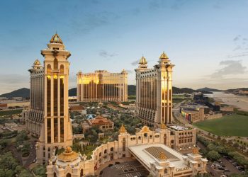 銀娛公告稱，隨著澳門開始復甦，2020年第三季度博彩總收入較上季度增長79％