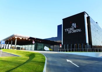 太陽城增持水晶虎宮殿股份，披露二期開發詳情