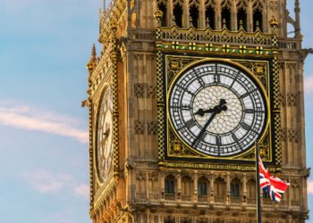 在英國成為首個批准新冠肺炎疫苗上市的西方國家之際，博彩股反彈回升