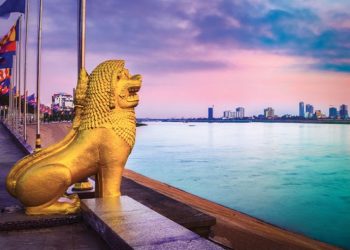 股本重組後，主席兼首席執行官吳文新成為世紀娛樂的控股股東