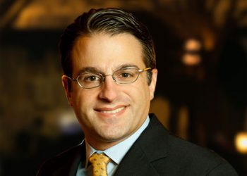 Mario Kontomerkos將於3月31日卸任Mohegan首席執行官