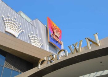 穆迪因黑石收購將皇冠列入負面觀察名單