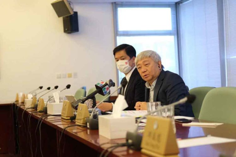 法律並無禁止承批公司接受存款