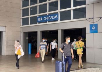 周三起持居留許可的外國人士可經中國入境