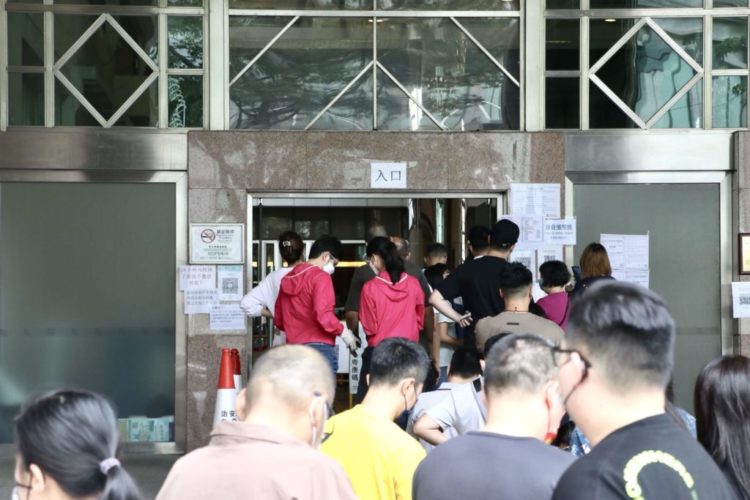 澳門確診人數升至572人 過萬人被調查跟進