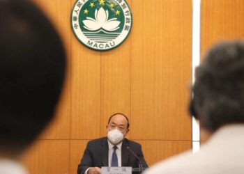 賀一誠：澳門堅持清零 不會「一刀切」關閉娛樂場