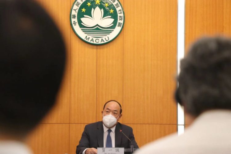 賀一誠：澳門堅持清零 不會「一刀切」關閉娛樂場