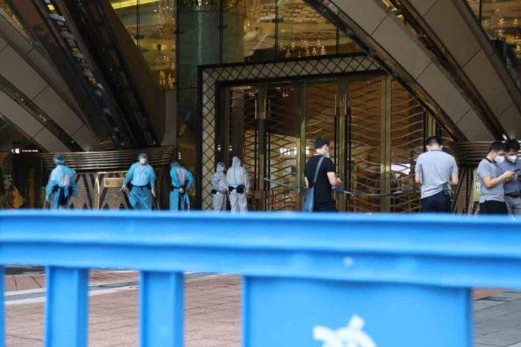 因出現13名確診者 新葡京現被圍封