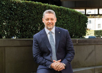 簡浩龍: 皇冠加身