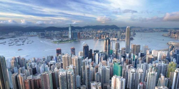 消息稱香港將取消對國際入境者的強制酒店隔離規定