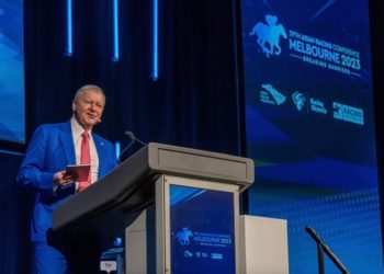 香港賽馬會應家柏警告非法賭博對賽馬行業造成危害