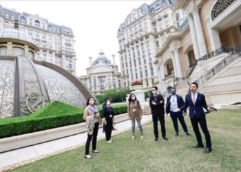 逾百名香港旅遊業界及傳媒代表走訪澳門旅遊景點設施