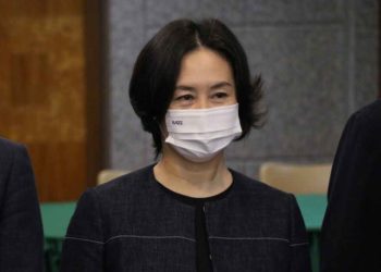 何超瓊：澳門經濟恢復六成至七成