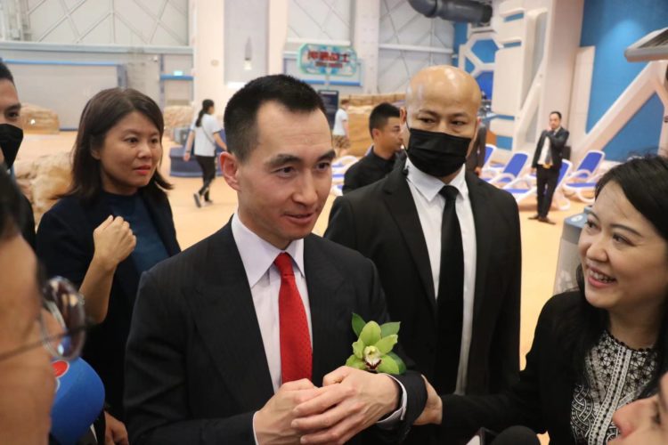 新濠共設三個外國博彩專區