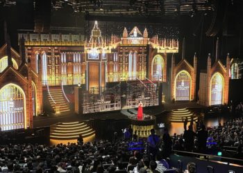 倫敦人舉行盛大開幕典禮，向公司創始人Sheldon Adelson願景致敬