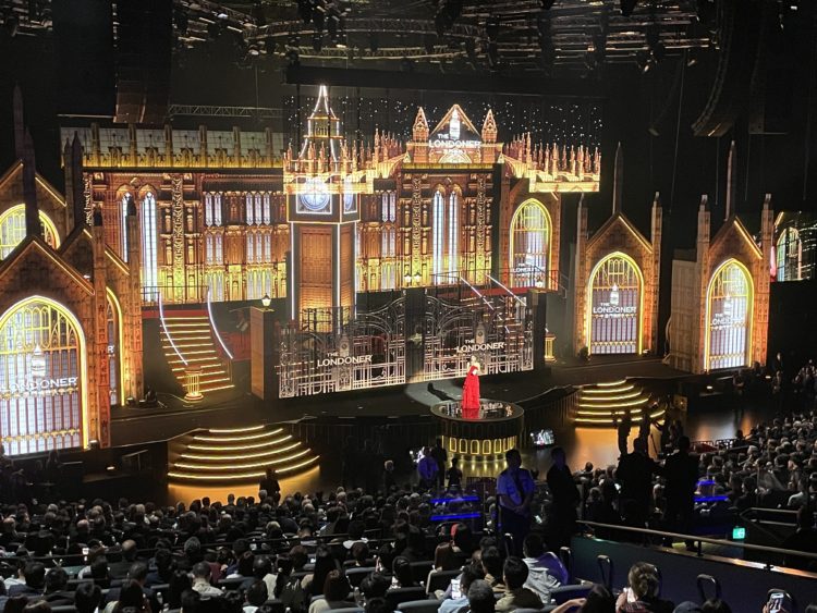 倫敦人舉行盛大開幕典禮，向公司創始人Sheldon Adelson願景致敬