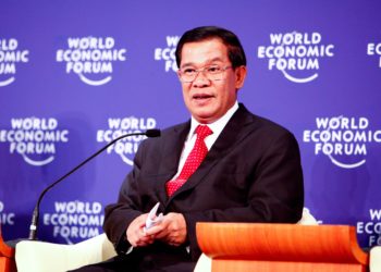 柬埔寨首相洪森成功續任，有意長子接班