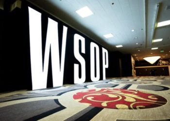 世界撲克大賽主賽事參賽人數首次突破10,000人，打破歷史紀錄