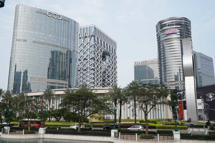 新濠在澳門受中場賭枱收益帶動復甦下2023年第二季度虧蝕持續收窄