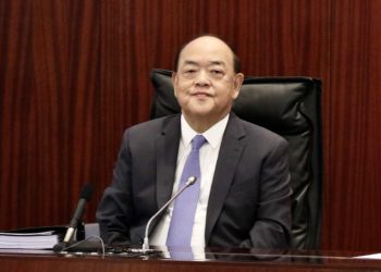 賀一誠：澳門一年需要2,300億博彩收入預算才不會赤字