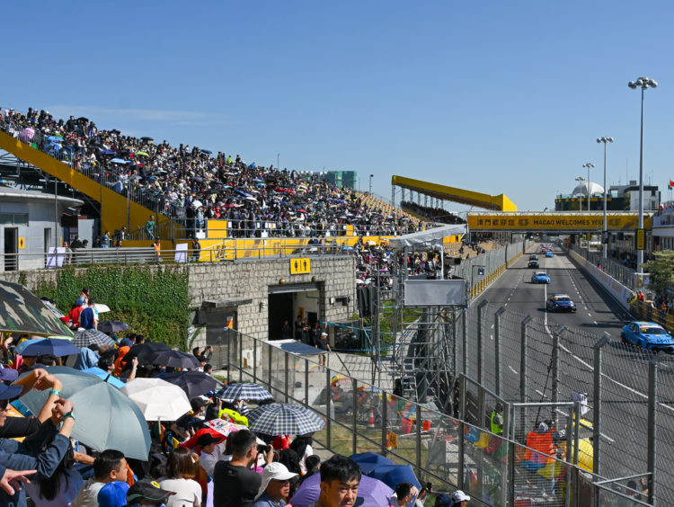 六天大賽車賽事約有14.5萬人入場觀看