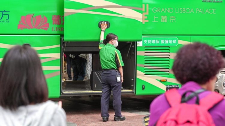 去年酒店及娛樂場穿梭巴士數量較疫情減少145架