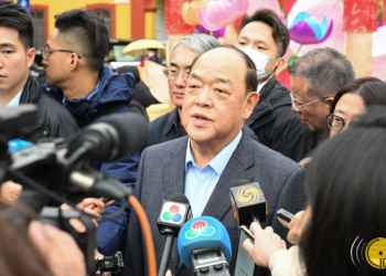 賀一誠：維持今年博彩毛收入2,160億預測