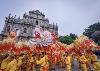 農曆新年假期第二天，澳門入境旅客人數激增至163,427人次