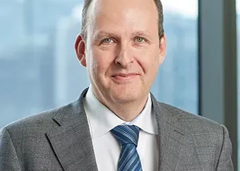 星億仍面臨適格性問題，其行政總裁Robbie Cooke離職