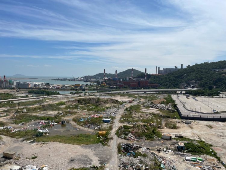 可容納五萬人的戶外表演場地或建在葡京人旁邊