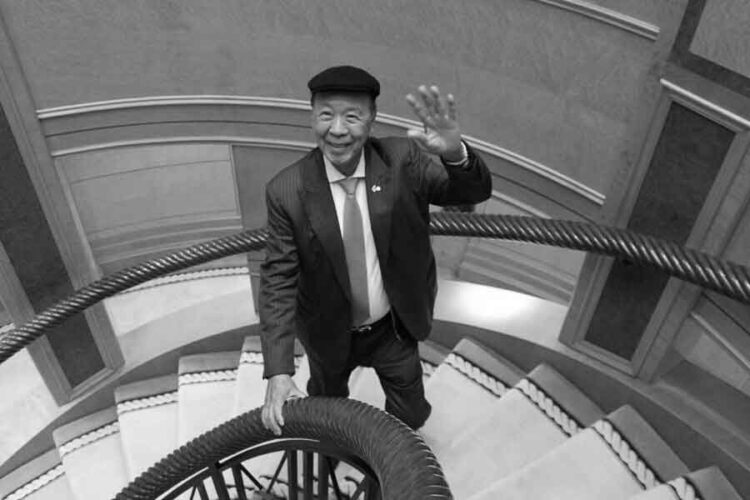 向已故的吕志和博士致敬