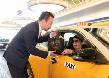 澳門金沙迎21週年，向的士司機送便當表心意