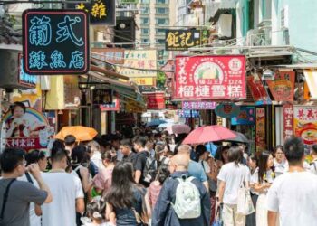 里昂證券：澳門多元化推動吸引更多休閒旅客，但每位遊客消費下降