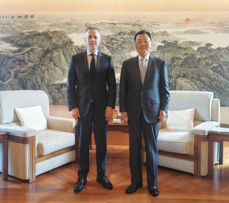 中國駐美大使謝鋒會面永利CEO潘國宏