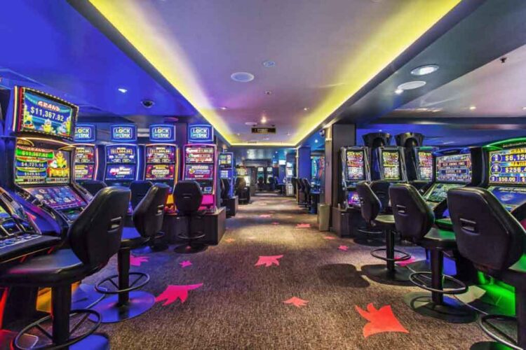 新南威爾士州擬訂法案要求當地酒吧及會所內所有角子機每日停機十小時 相關爭議正愈演愈烈