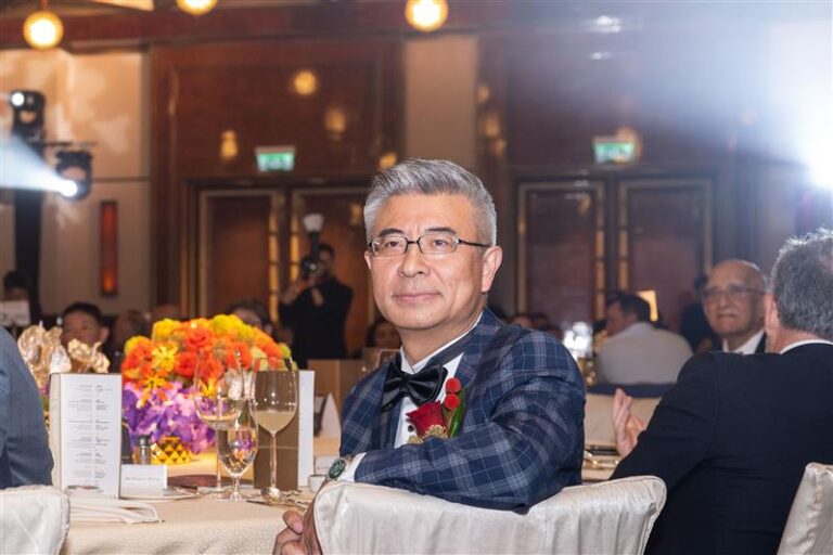 王志琪離職美高梅,馮小峰將任首席執行官 - 亞博匯