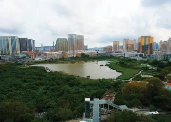 澳門 – 高端中場的陣痛