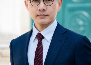 澳門經濟財政司司長戴建業突然辭職