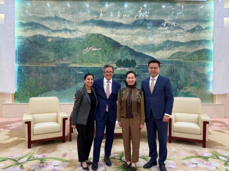 美高梅行政總裁洪博斌率中國團隊 北京會晤副總理何立峰 商談旅遊合作