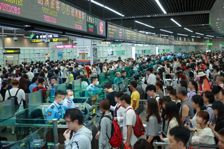 五一黃金周首3天逾60萬旅客訪澳　日均逾20萬　