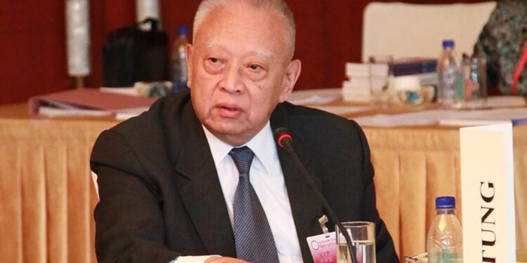 香港賽馬會取消周日沙田賽事 悼念香港首任行政長官董建華國葬儀式