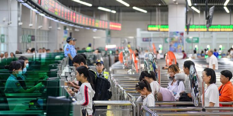 澳門當局預計七天「國慶黃金週」出入境人數達540萬