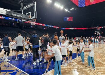 球星Kyrie Irving,KD及Flagg 於NBA中國賽開賽前,於澳門參與了大型社區活動